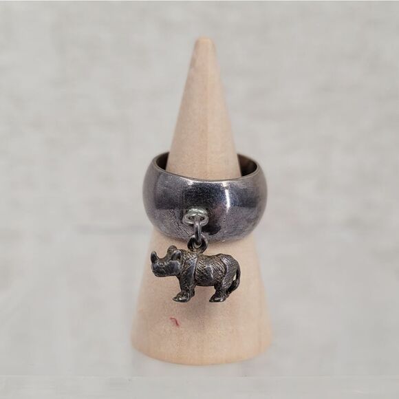 Sterling Silver Rhino Charm Ring 925 Vintage Tribal Size 5 Petite - Picture 2 of 10